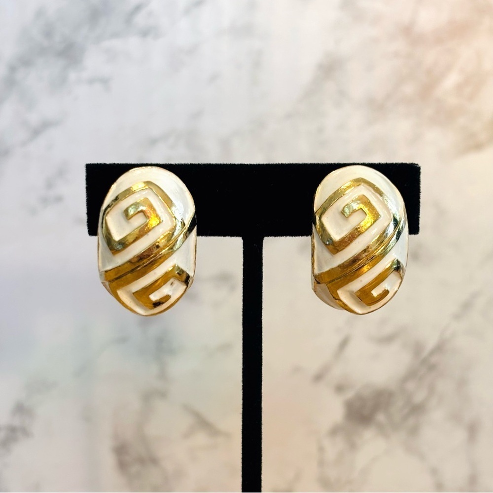 Mimi Di N Signed Vintage 1974 Gold Tone and White Enamel Clip On Earrings